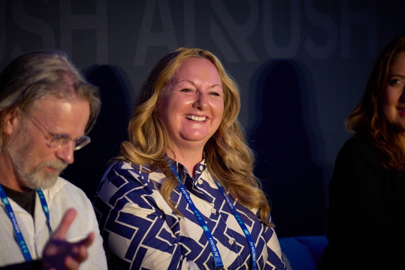 Lisa-cameron-ai-rush