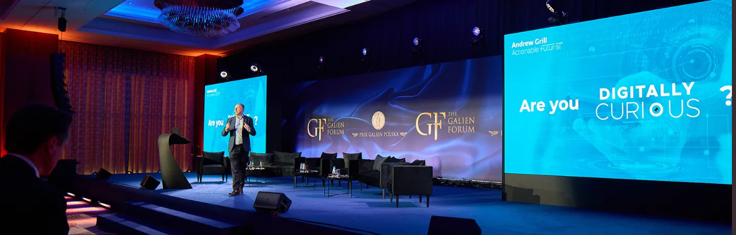AI Expert Andrew Grill asks the audience "Are you Digitally Curious" at the Galien Foundation Forum in Warsaw, Poland
